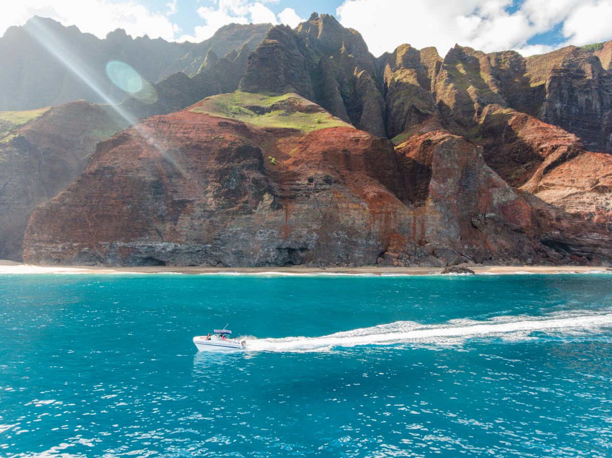 Cruising along the Na Pali Coast